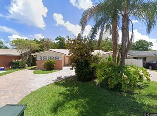 266 NE Wavecrest Way, Boca Raton, FL 33432