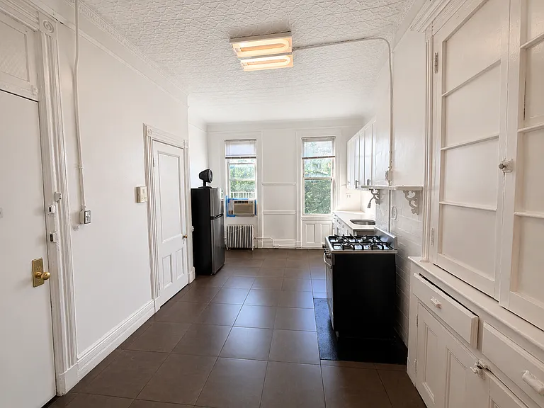 361 Palmetto St #3R — Photo 4