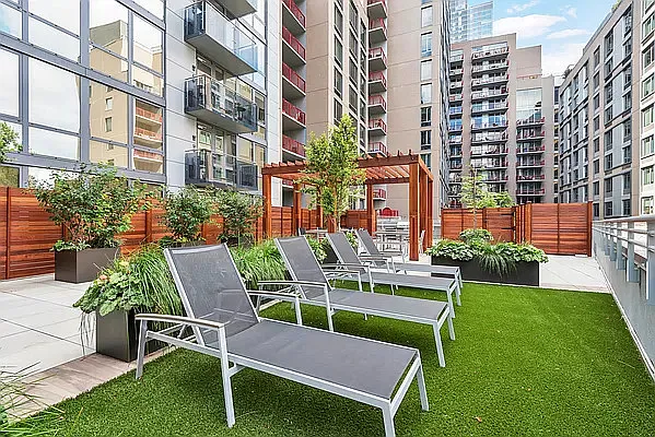 Rented by REAL New York | media 9