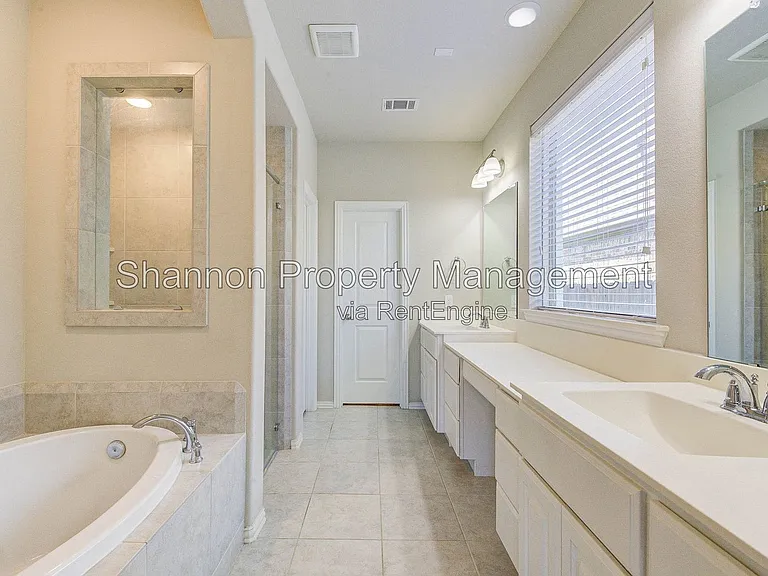 6102 Grace Falls Dr — Photo 18