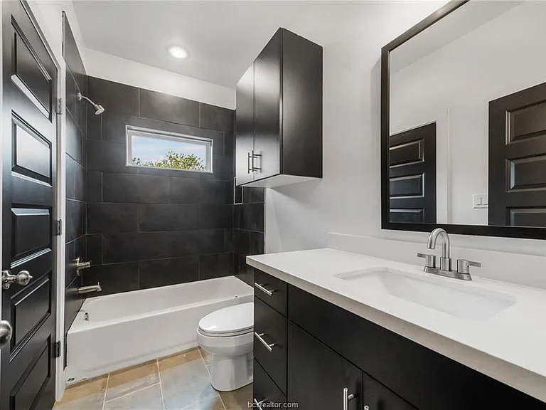 214 Lynn Dr — Photo 13