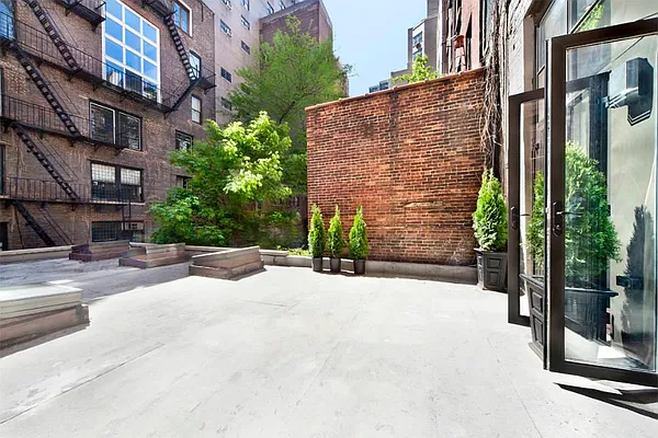 Rented by Town Residential | media 41