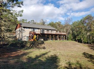 901 Swan Hill Rd, Roseburg, OR 97471