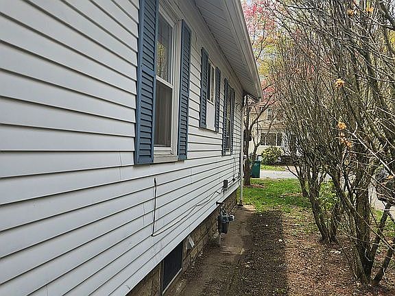 3rd image of 6 Brentham Rd