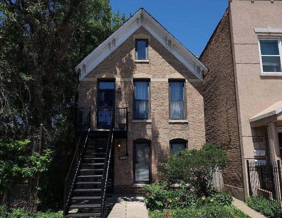 1st image of 2242 W Grand Ave #1