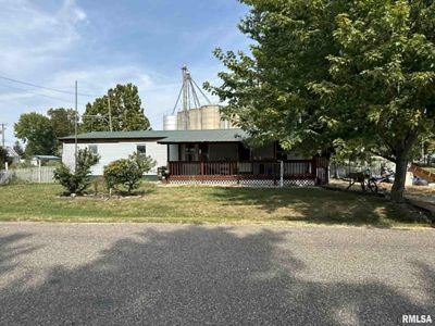 325 W Main St, Hull, IL, 62343