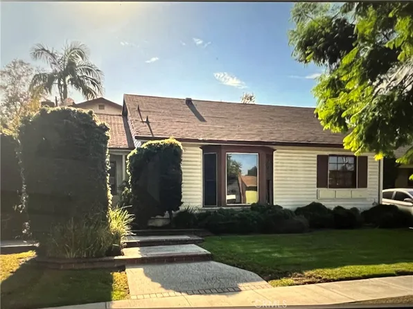 2409 Ostrom Ave, Long Beach, CA 90815