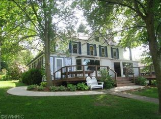 7607 Forest Beach Rd, Watervliet, MI 49098