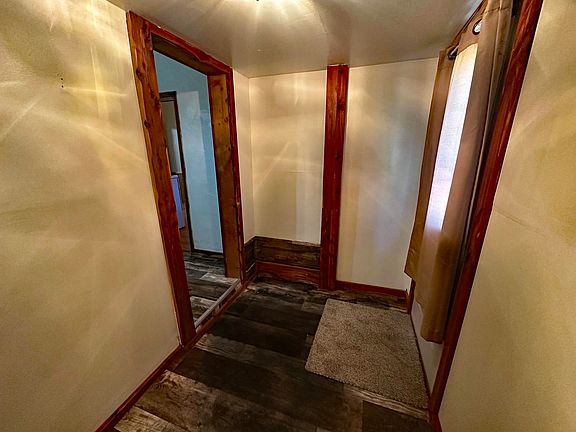 4th image of 809 S 16th Ave