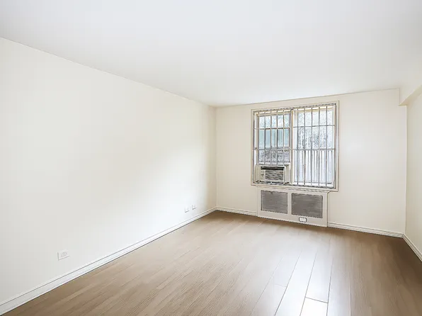 75-10 Yellowston Boulevard image 17 of 22