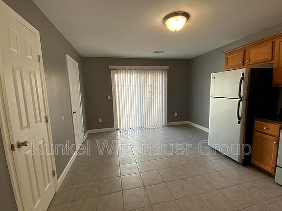 5th image of 700 Fountain View Dr #A