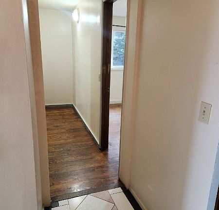 5th image of 1343 15th Ave S APT 2