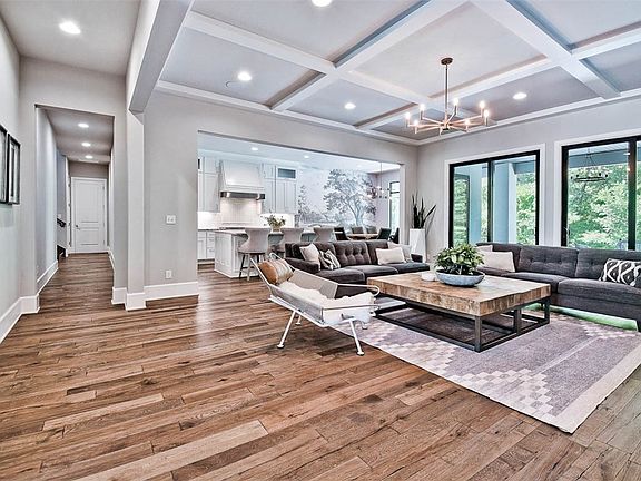 4th image of 8409 W Kingbird Ct