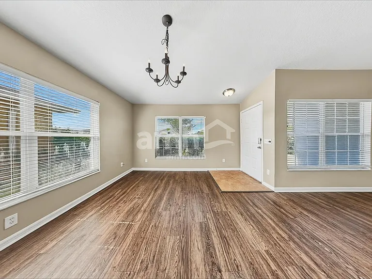 12024 Cedarfield Dr — Photo 7