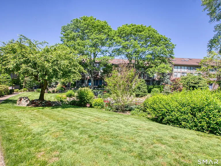 1465 E Putnam Ave #327 — Photo 31