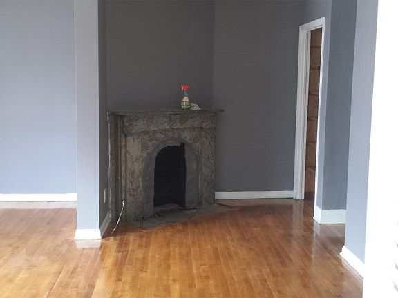 3rd image of 307 W Van Buren St