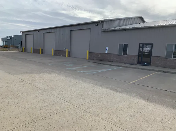 252 24th St E, Dickinson, ND 58601