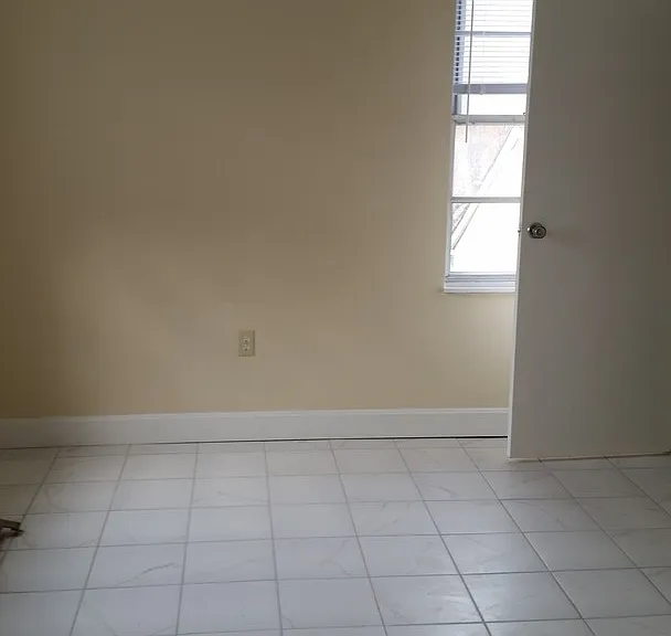 1605 Broadway St — Photo 9
