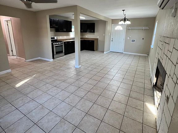 3rd image of 115 Oriole Ln
