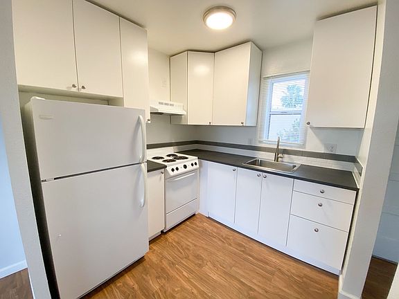 2nd image of 1626 N Santa Fe Ave APT 11