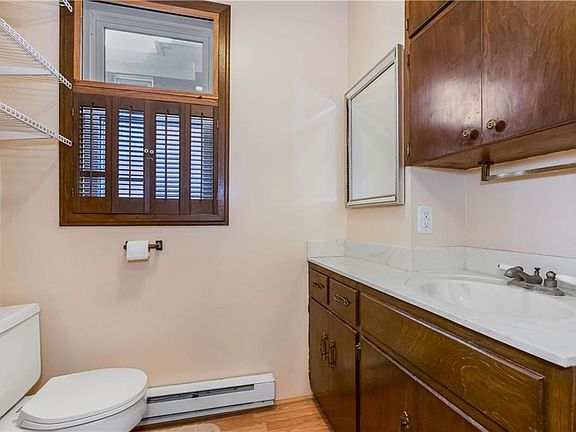 3rd image of 22 N Thorpe St
