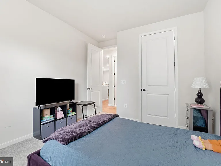 615 Clover Ln — Photo 32