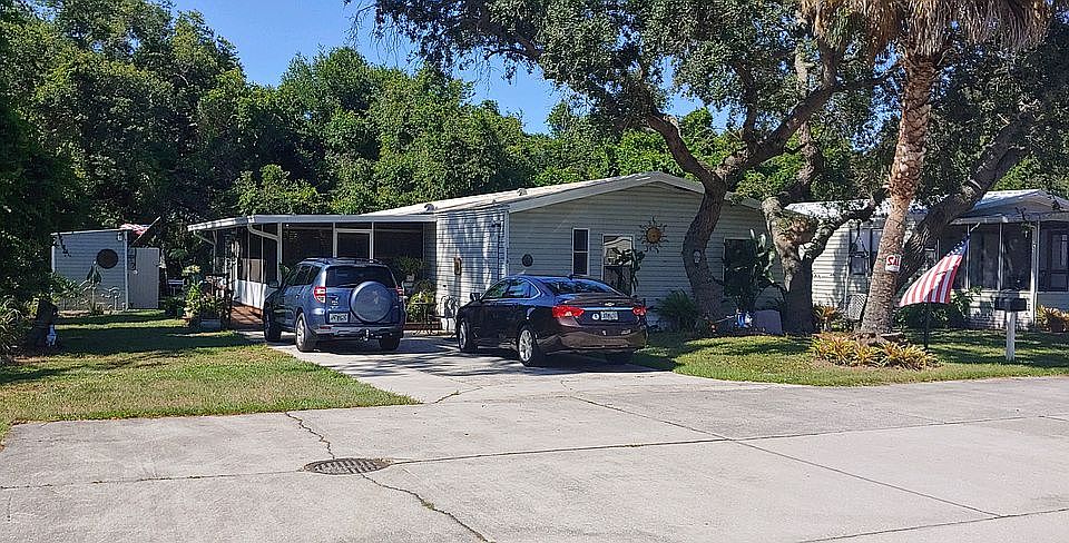 1st image of 2510 Parklane Dr