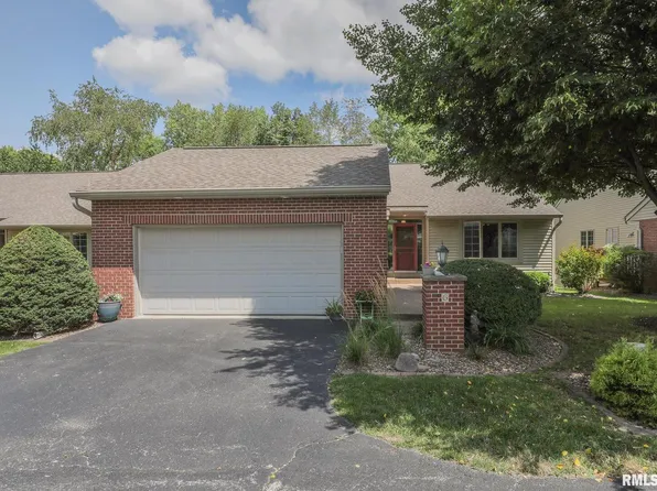 6 Briarwood Ln, Rock Island, IL 61201