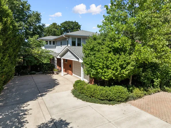 3744 Lake Ave, Wilmette, IL 60091