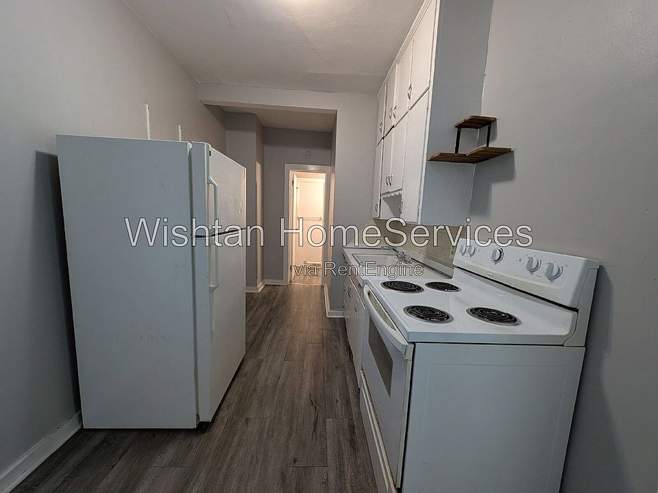1st image of 448 W 3rd Ave APT 2