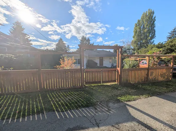 12249 Densmore Ave N, Seattle, WA 98133
