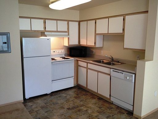 2nd image of 303 10th Ave APT 301
