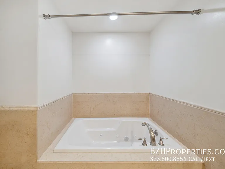 1050 S Holt Ave #404A — Photo 18