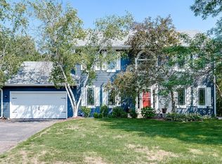 853 Spring Hill Dr, Woodbury, MN 55125