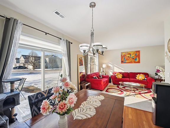 5th image of 424 Acushnet St