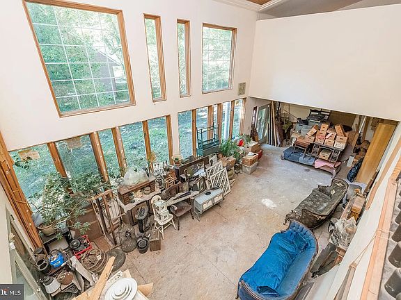 5th image of 5539 Hillrise Ave