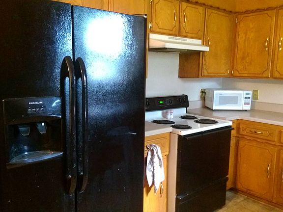 5th image of 324 S 12th St
