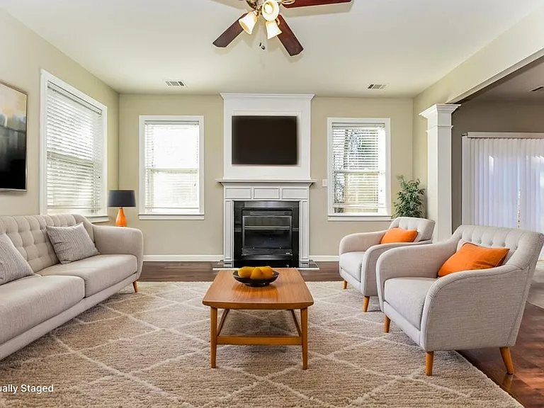 2808 Harcourt Dr — Photo 4
