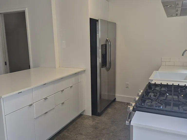 4418 Burns Ave #1/2 — Photo 7