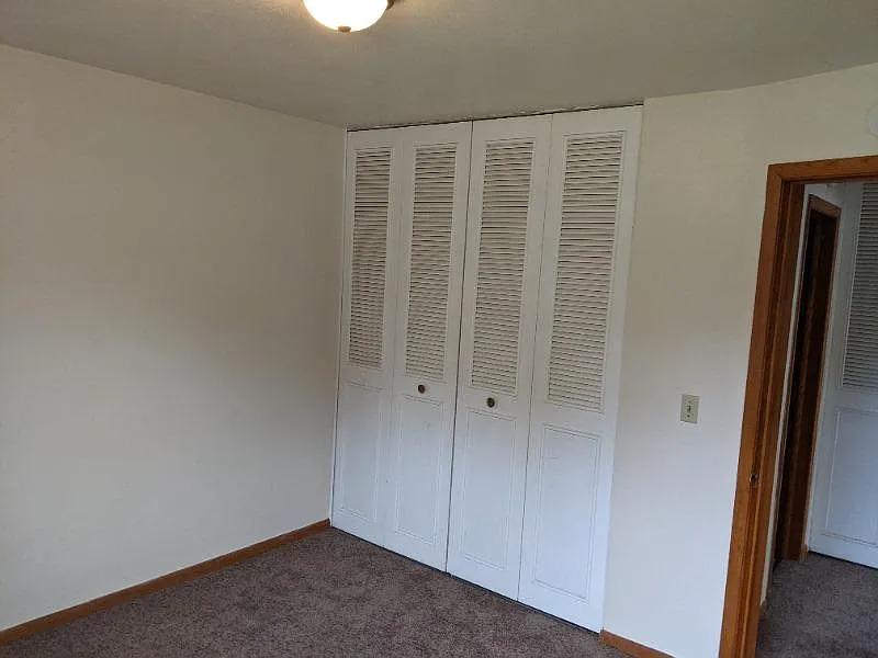 2 bed, 12 sqft, $1,250 — Photo 2