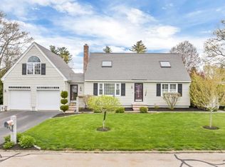 10 Woodcrest Dr, Nashua, NH 03062