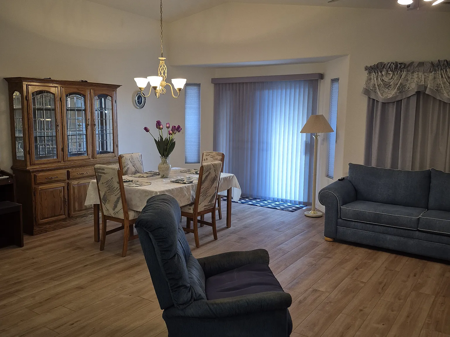 2 bed, 1333 sqft, $3,000 — Photo 2