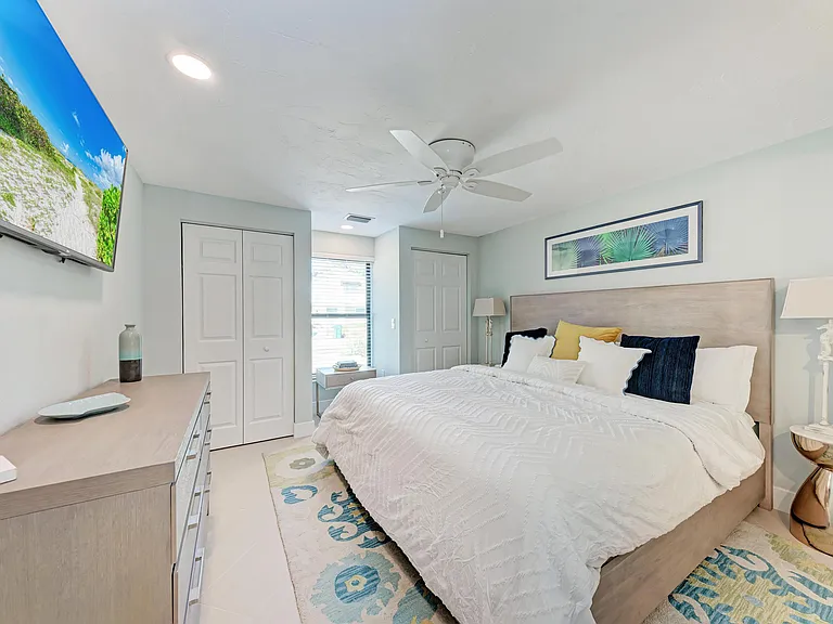 730 Fox St — Photo 16