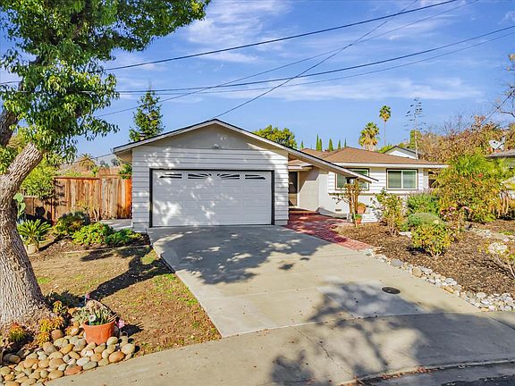 2nd image of 10470 E Hills Ct
