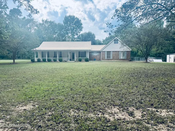 2 Pin Oak Dr, Natchez, MS 39120