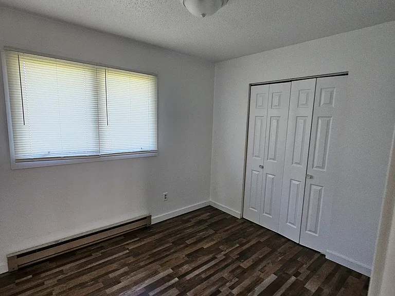 1260 Oakview Dr #4 — Photo 12