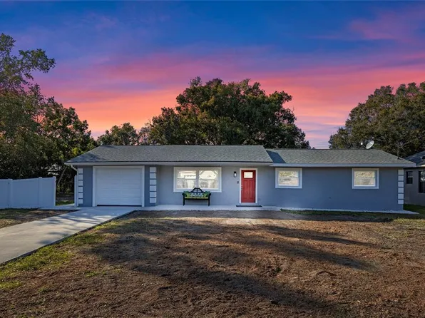 27623 Lisa Dr, Tavares, FL 32778