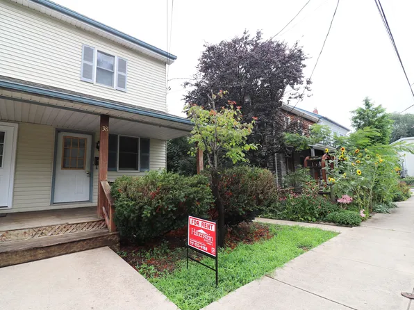 38 N Charles St, Ephrata, PA 17522