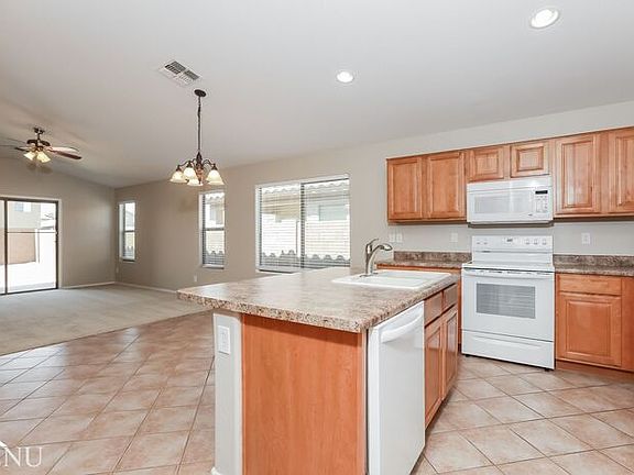 3rd image of 46051 W Starlight Dr