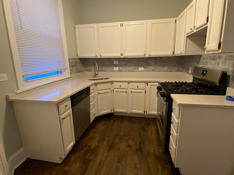 1st image of 2600 N Lawndale Ave #2
